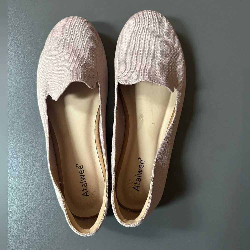 Ataiwee Women's Pink Slip-On Loafers